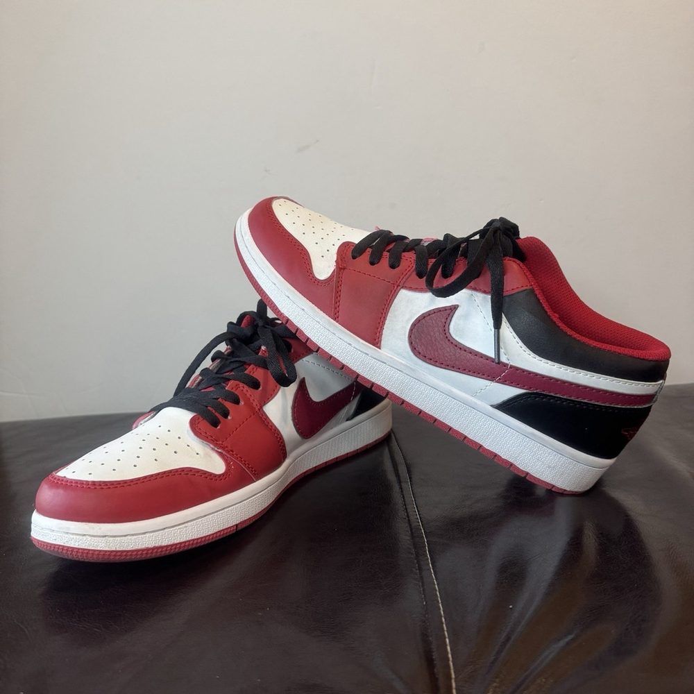 Nike Air Jordan 1 Low Retro Bulls Chicago Bred Sneakers Size:11 Men No Insoles